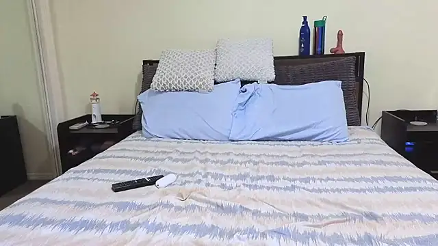 aussiepeaches online show from September 29, 2025, 1:12 am