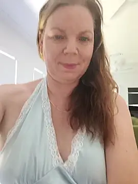 aussiepeaches online show from April 9, 2026, 2:24 am