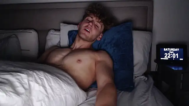 DominantAlex18 online show from November 8, 2025, 10:02 pm