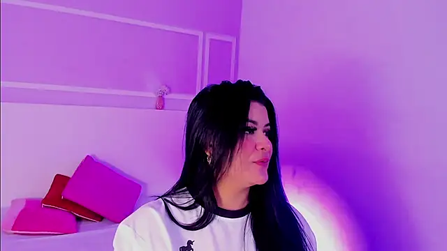 Snapshot of TianaGlow26 chatting on February 23, 2026, 7:03 pm TianaGlow26 online show from February 23, 2026, 7:03 pm