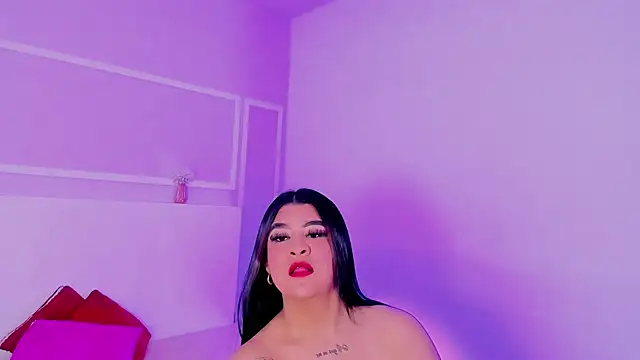 Snapshot of TianaGlow26 chatting on February 2, 2026, 6:40 pm TianaGlow26 online show from February 2, 2026, 6:40 pm