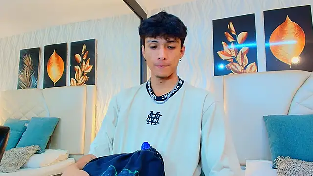 Lean Portman online show from October 16, 2025, 8:17 pm