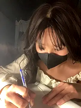 Fin-xinh18 online show from November 4, 2025, 3:38 pm