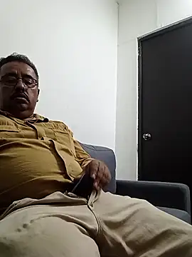 HomHot47 online show from November 11, 2025, 2:28 am