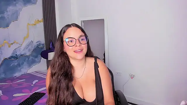 KateMoorex online show from October 27, 2025, 12:06 pm