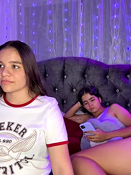 Snapshot of Ashley_and_Zoe chatting on September 14, 2025, 11:38 pm Ashley and Zoe online show from September 14, 2025, 11:38 pm