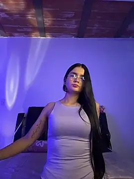 Snapshot of Ashley_and_Zoe chatting on November 24, 2025, 9:04 pm Ashley and Zoe online show from November 24, 2025, 9:04 pm