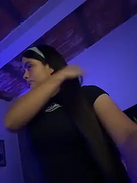 Snapshot of Ashley_and_Zoe chatting on November 26, 2025, 9:59 pm Ashley and Zoe online show from November 26, 2025, 9:59 pm