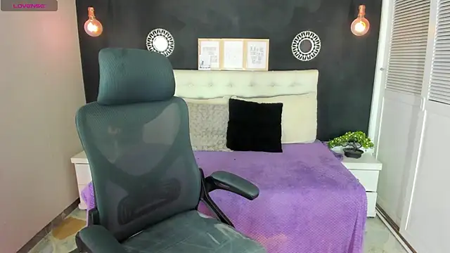 Eva hot 1 online show from October 8, 2025, 1:12 pm