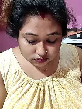 hotbhabhi011 online show from April 9, 2026, 12:22 pm