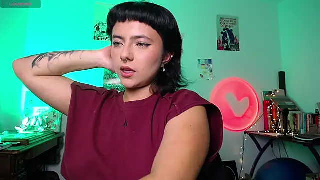 AlmaNanax online show from September 14, 2025, 11:16 pm