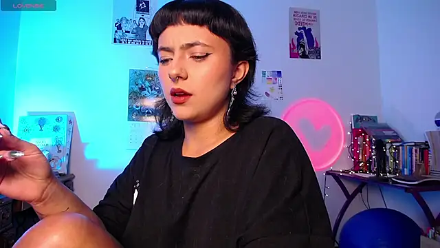 AlmaNanax online show from September 25, 2025, 2:06 am