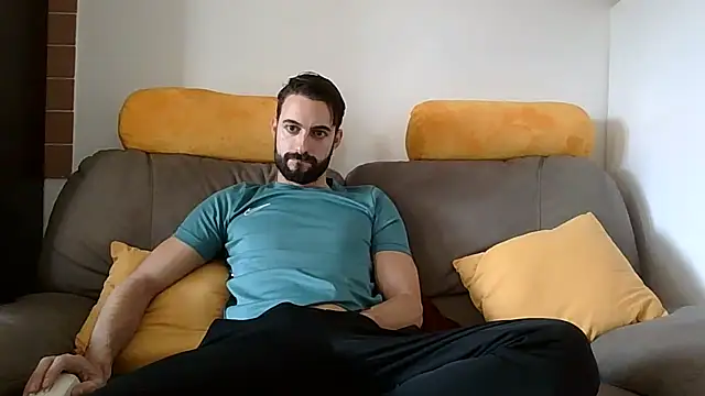 Amicisegreti online show from December 22, 2025, 10:04 am