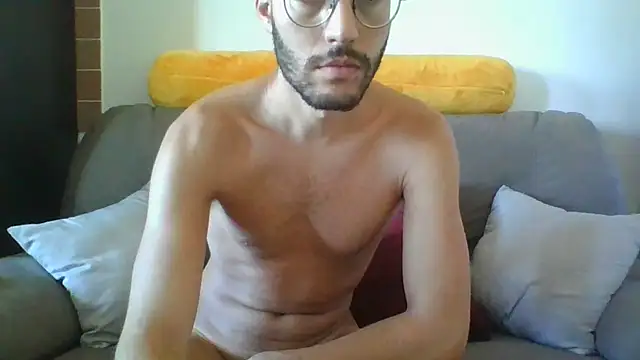 Amicisegreti online show from September 18, 2025, 6:16 am