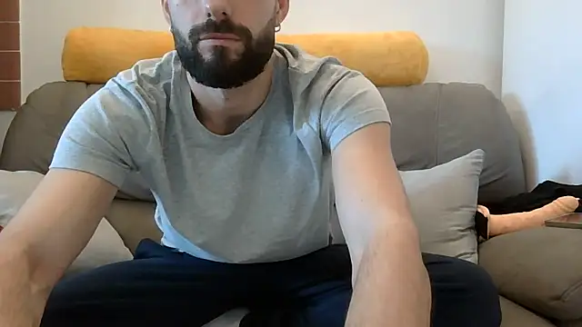 Amicisegreti online show from February 19, 2026, 12:46 pm