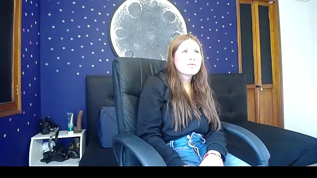 Olivia11  online show from September 13, 2025, 3:12 pm