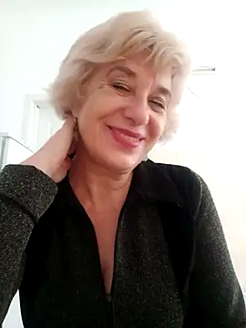 52MiaLove02 online show from October 2, 2025, 5:00 am