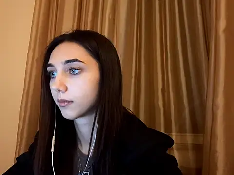 LinaMour online show from September 21, 2025, 11:10 pm