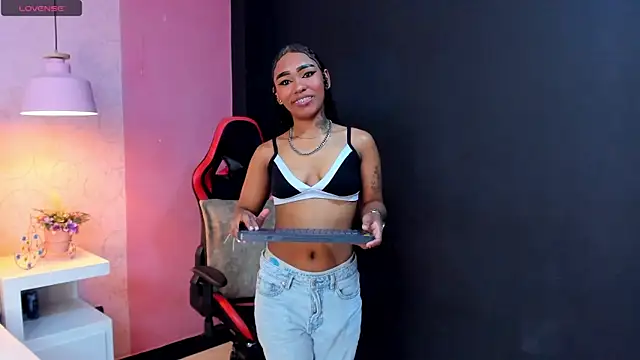 SkylerBloomm online show from October 13, 2025, 2:24 am