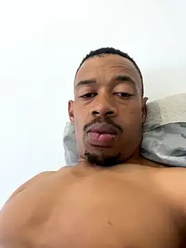 fitsexyman online show from November 15, 2025, 5:00 am