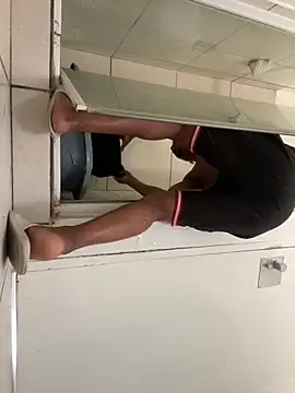 fitsexyman online show from November 13, 2025, 11:58 am