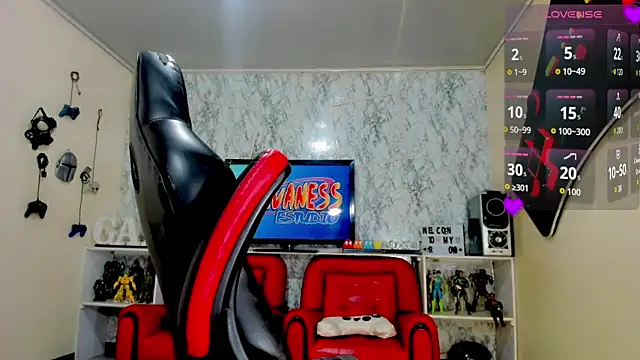 Candy Walker  online show from November 10, 2025, 7:19 pm