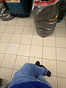 sisman31 online show from October 1, 2025, 12:06 am