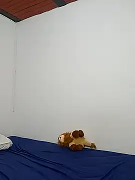 SaraNixx online show from September 16, 2025, 1:28 am