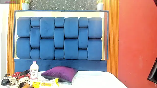 JisooLuv online show from November 22, 2025, 1:32 pm