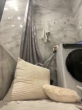 Kitty Kisss online show from December 1, 2025, 3:57 pm