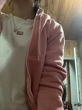 Snapshot of tuyetnhi-00 chatting on October 20, 2025, 12:45 am tuyetnhi-00 online show from October 20, 2025, 12:45 am