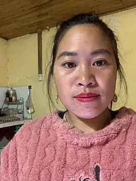 Snapshot of tuyetnhi-00 chatting on December 17, 2025, 1:21 am tuyetnhi-00 online show from December 17, 2025, 1:21 am