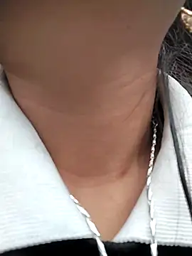 Snapshot of tuyetnhi-00 chatting on December 20, 2025, 8:06 am tuyetnhi-00 online show from December 20, 2025, 8:06 am