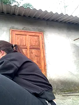 Snapshot of tuyetnhi-00 chatting on December 23, 2025, 1:49 am tuyetnhi-00 online show from December 23, 2025, 1:49 am