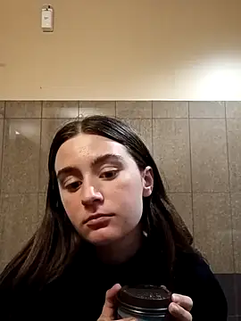 freakylittlebitch69 online show from September 18, 2025, 6:22 pm