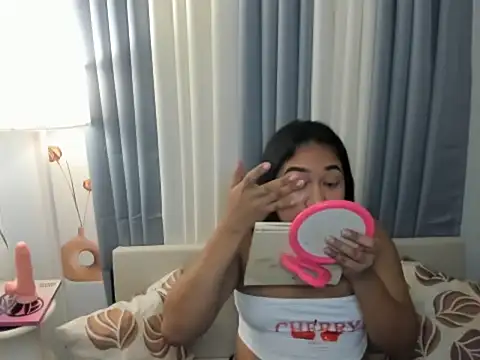 Snapshot of TsUncutKaren chatting on November 9, 2025, 5:17 pm TsUncutKaren online show from November 9, 2025, 5:17 pm