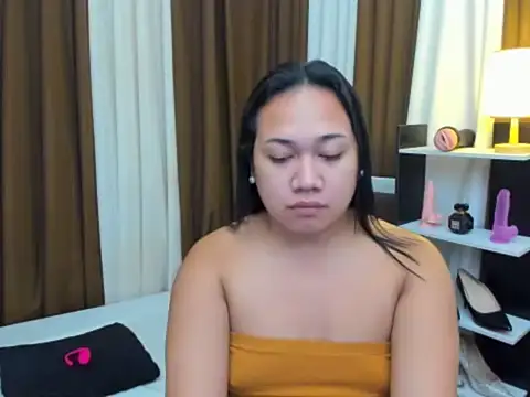 Snapshot of TsUncutKaren chatting on October 22, 2025, 8:30 pm TsUncutKaren online show from October 22, 2025, 8:30 pm