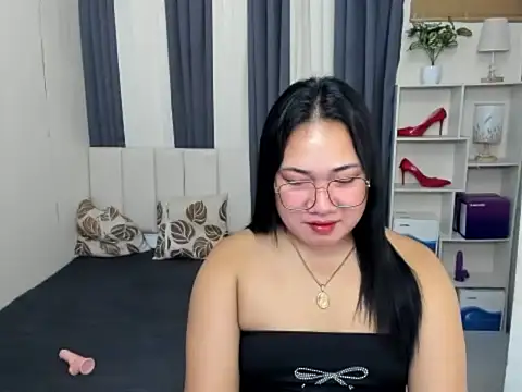 TsUncutKaren online show from January 17, 2026, 5:27 pm