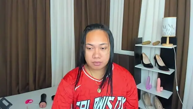 Snapshot of TsUncutKaren chatting on September 18, 2025, 11:24 am TsUncutKaren online show from September 18, 2025, 11:24 am