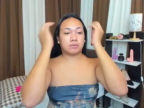 Snapshot of TsUncutKaren chatting on October 2, 2025, 5:22 am TsUncutKaren online show from October 2, 2025, 5:22 am