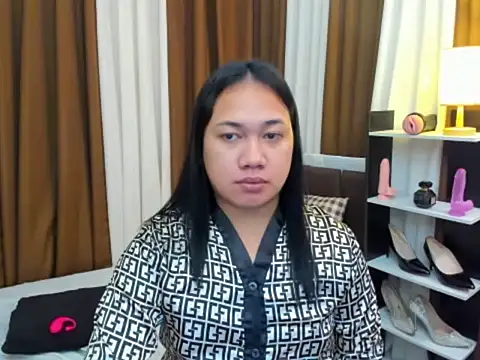 Snapshot of TsUncutKaren chatting on October 12, 2025, 4:36 am TsUncutKaren online show from October 12, 2025, 4:36 am