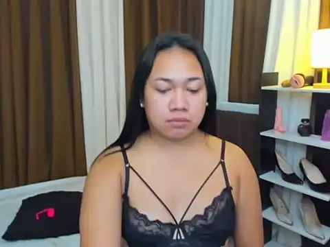 Snapshot of TsUncutKaren chatting on October 10, 2025, 5:08 am TsUncutKaren online show from October 10, 2025, 5:08 am