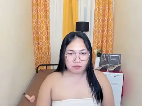 TsUncutKaren online show from April 8, 2026, 2:29 pm