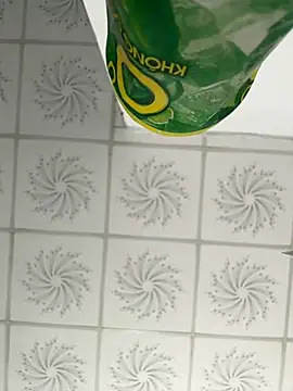 Tiffany-yy online show from October 8, 2025, 5:42 am