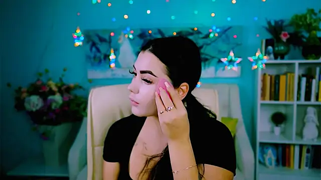 NaomiWilsons online show from November 30, 2025, 12:39 pm