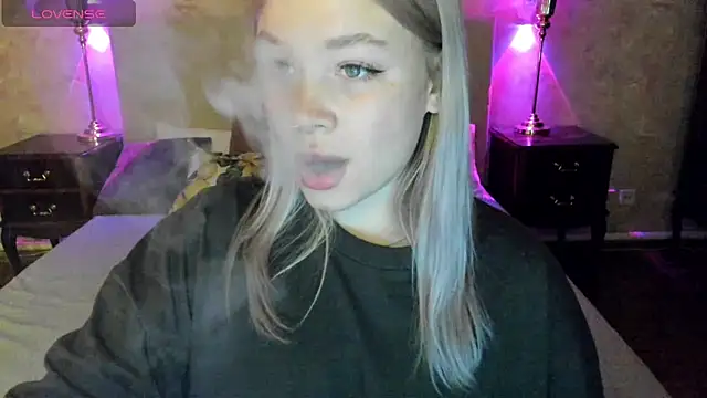 Diana Dream online show from November 13, 2025, 2:54 pm