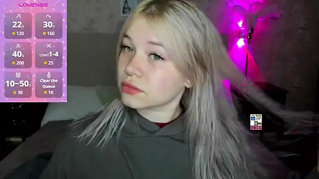 Diana Dream online show from November 30, 2025, 9:04 pm