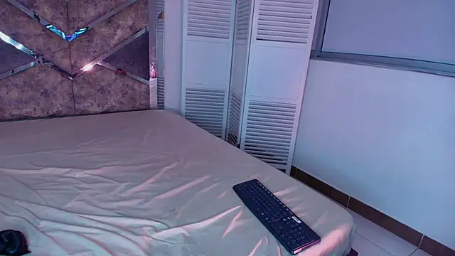 Snapshot of Eryx_Eriscor chatting on October 2, 2025, 1:47 pm Eryx Eriscor online show from October 2, 2025, 1:47 pm