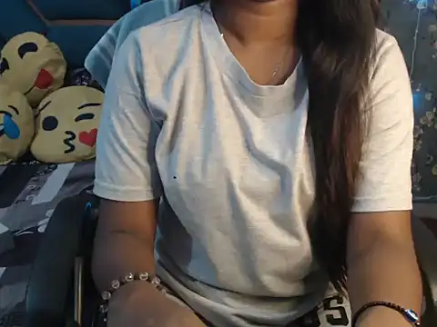 Snapshot of hot_riaa25 chatting on October 18, 2025, 5:48 pm hot riaa25 online show from October 18, 2025, 5:48 pm