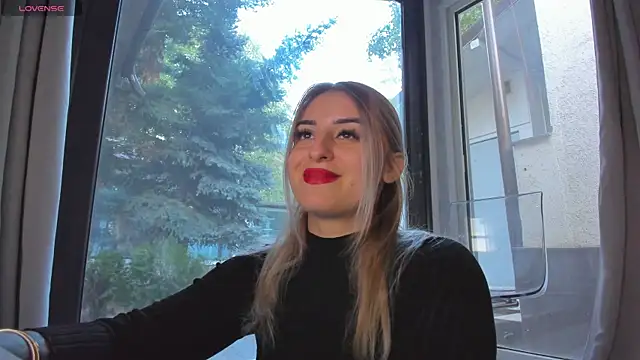 Ella Vee online show from October 1, 2025, 5:01 am